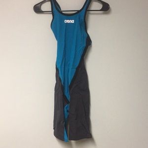 Arena Carbon Powerskin (Size 28)